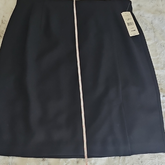 Evan Picone Classic Black Suit Jacket - Picture 14 of 16